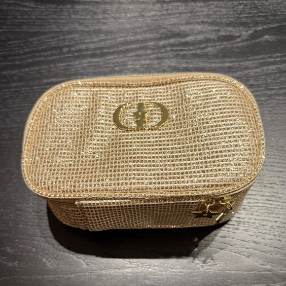Dior Holiday 2025 Cosmetic Bag - Picture 1 of 7